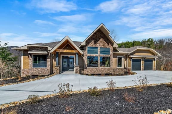 Skip`s Mountain Retreat - Image 1